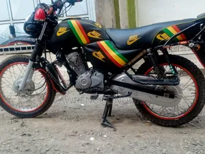 Honda CB 2023 Red
