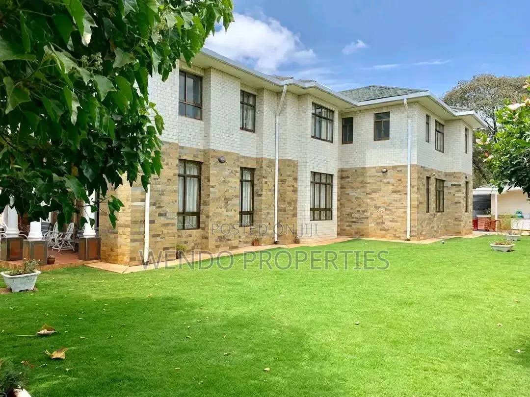 8bdrm Villa in Hardy for sale