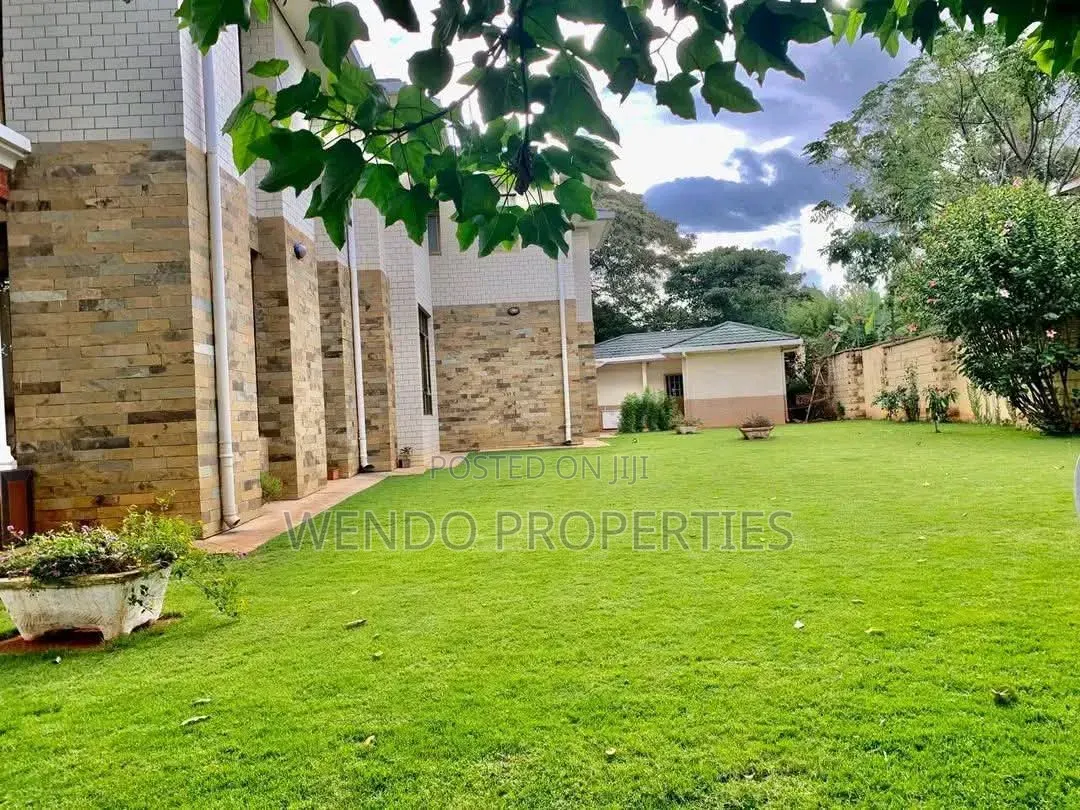 8bdrm Villa in Hardy for sale