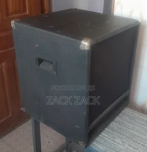 Bass Speaker Powered Mixer