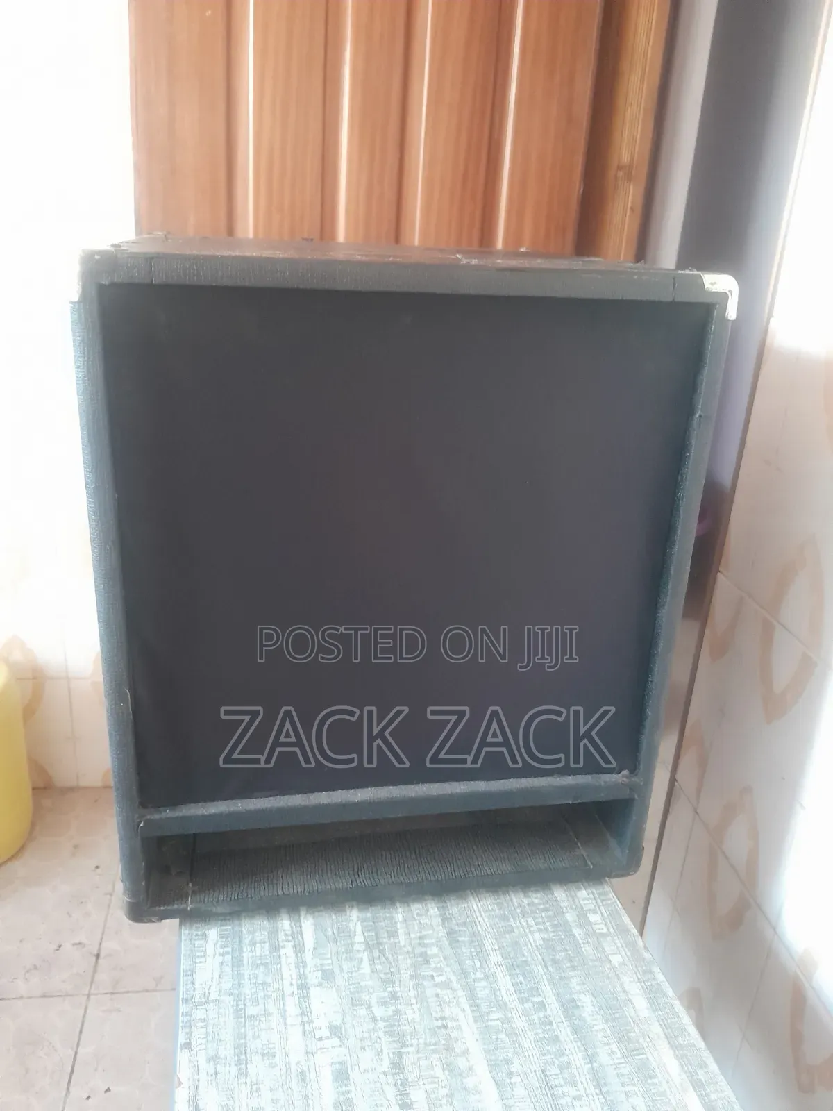 Bass Speaker Powered Mixer