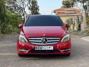 Mercedes-Benz B-Class B180 Petrol 2012 Red