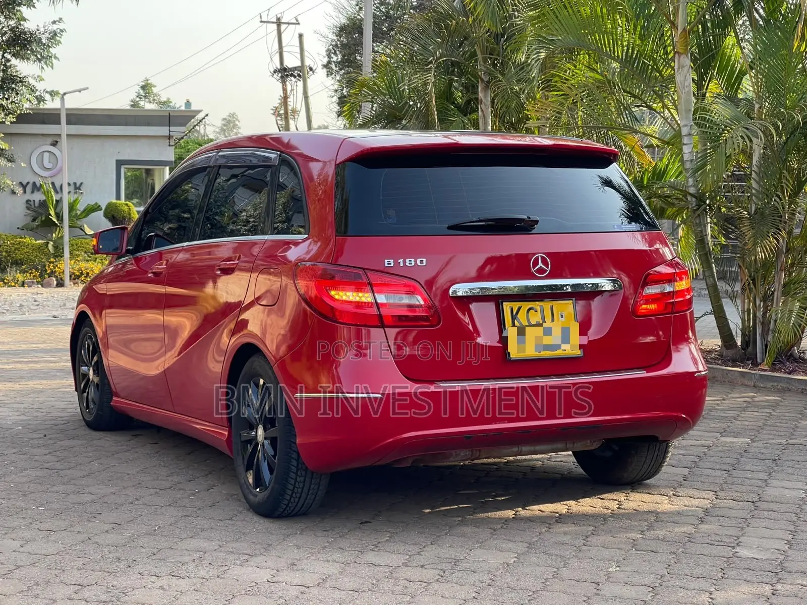 Mercedes-Benz B-Class B180 Petrol 2012 Red