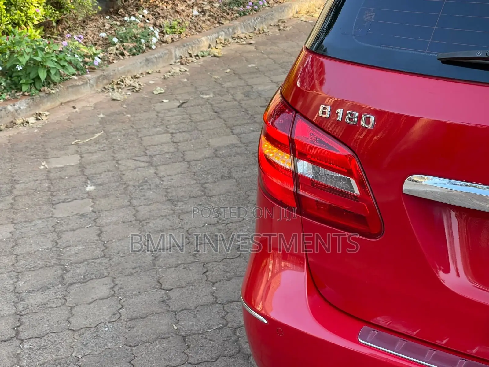 Mercedes-Benz B-Class B180 Petrol 2012 Red