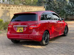 Mercedes-Benz B-Class B180 Petrol 2012 Red