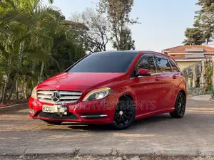 Mercedes-Benz B-Class B180 Petrol 2012 Red