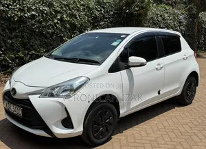 Toyota Vitz 2017 White