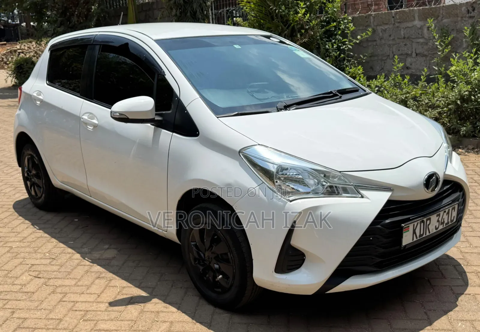 Toyota Vitz 2017 White