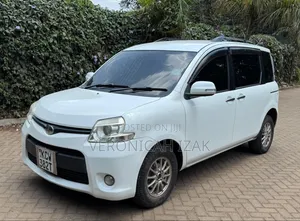 Toyota Sienta 2012 White