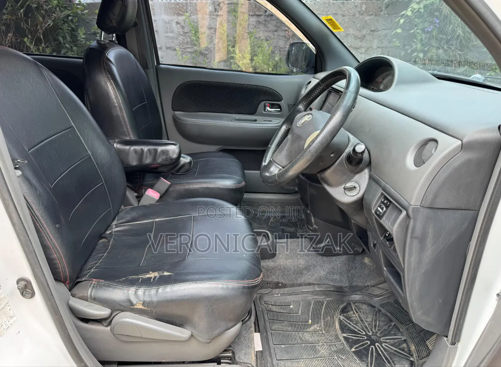 Toyota Sienta 2012 White