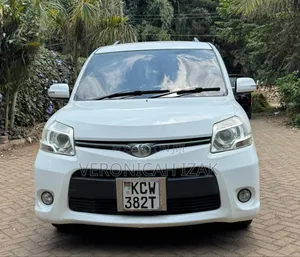 Toyota Sienta 2012 White
