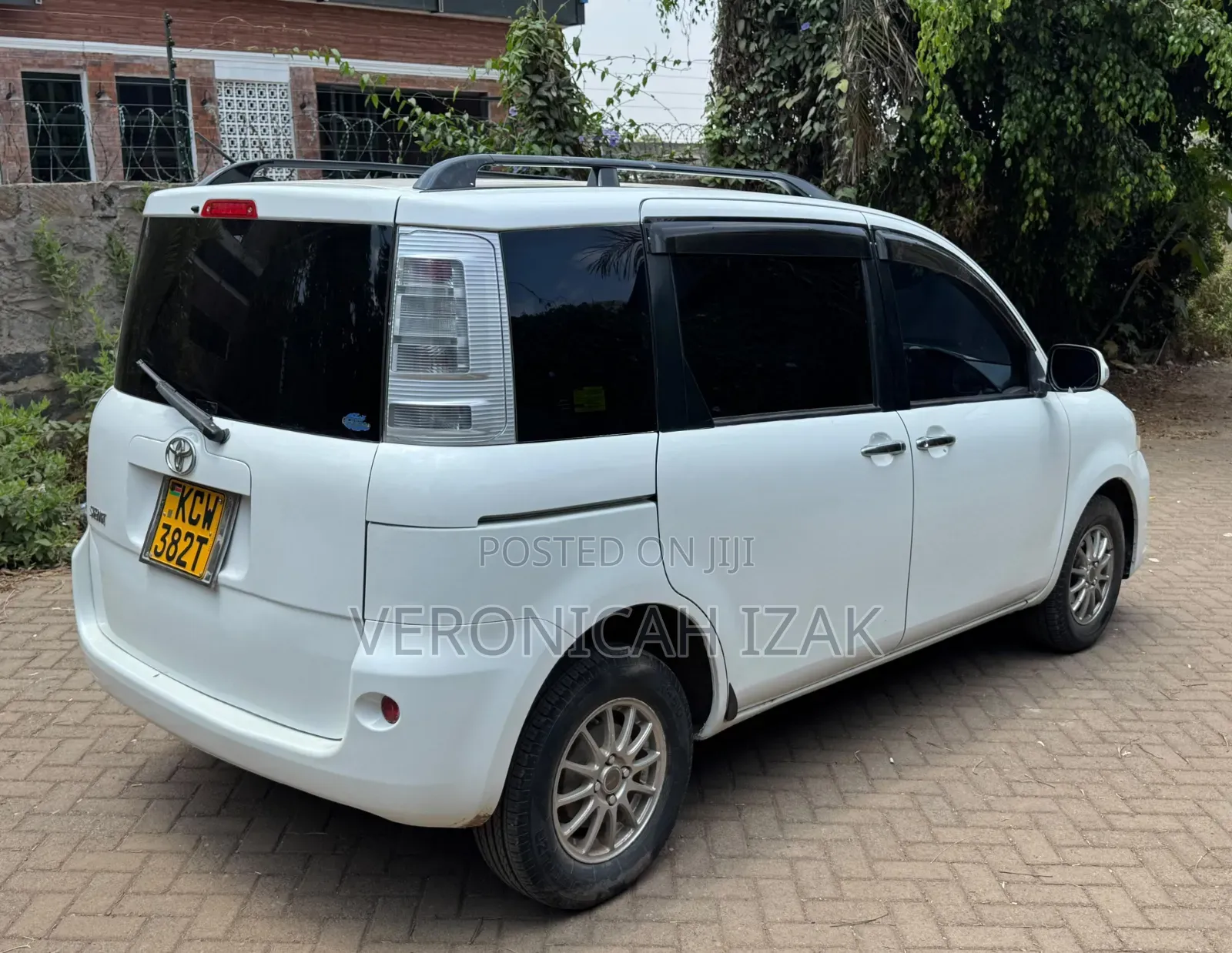 Toyota Sienta 2012 White