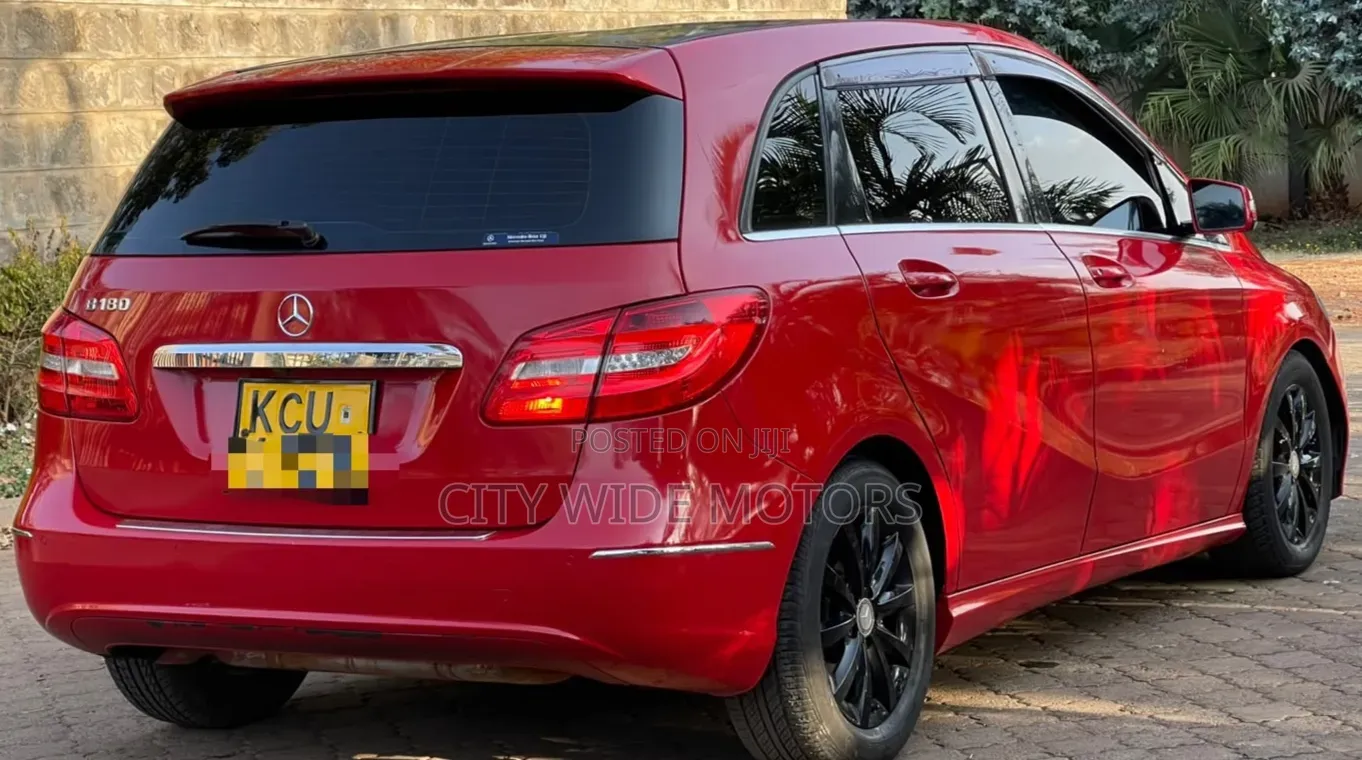 Mercedes-Benz B-Class 2013 Red