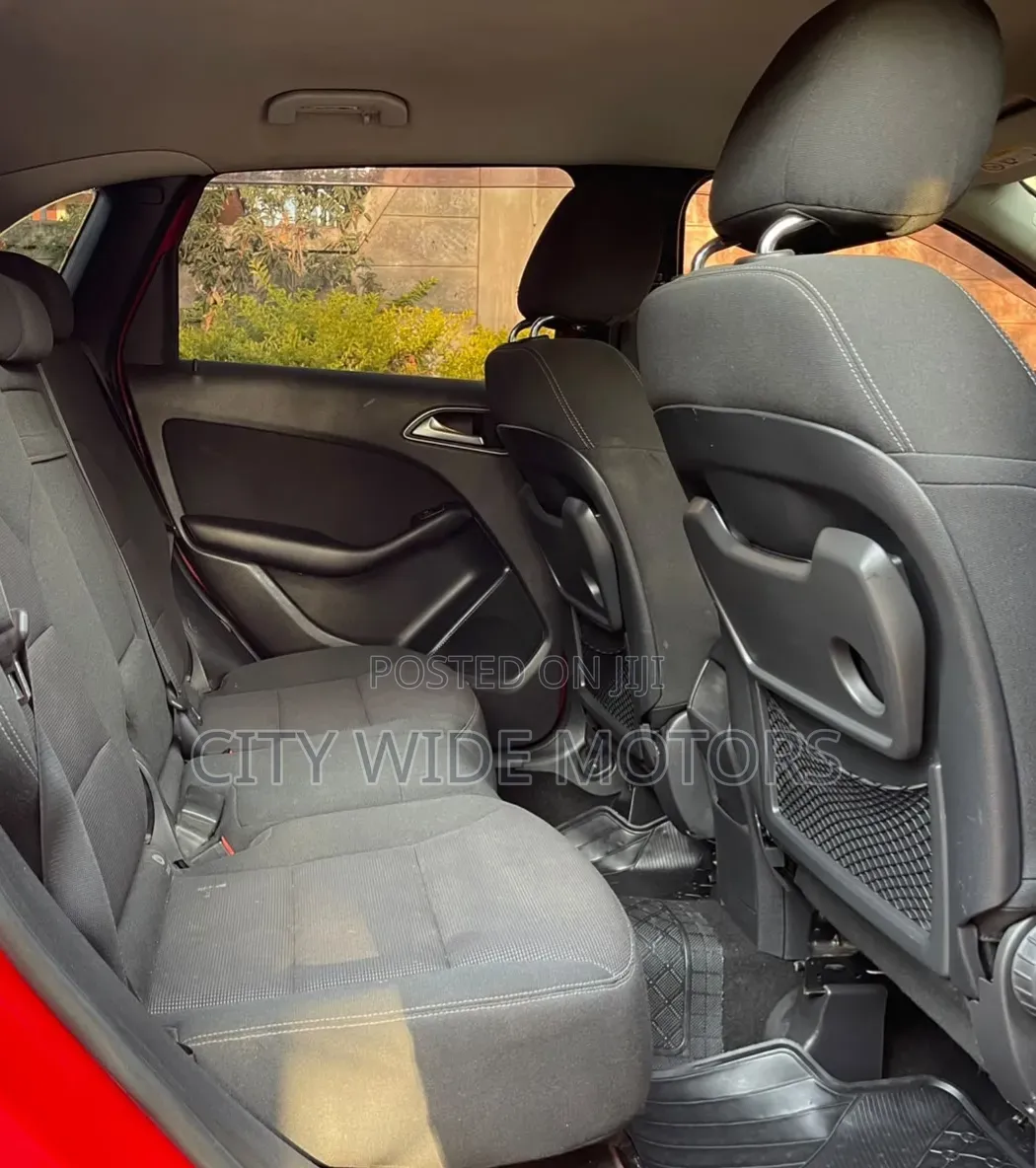 Mercedes-Benz B-Class 2013 Red