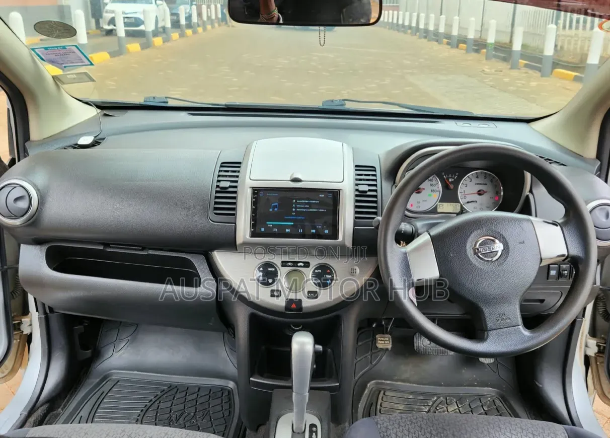 Nissan Note 1.4 2012 Silver