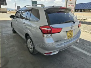Toyota Corolla Fielder 2016 Silver