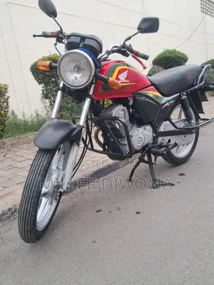 Honda CB 2025 Red