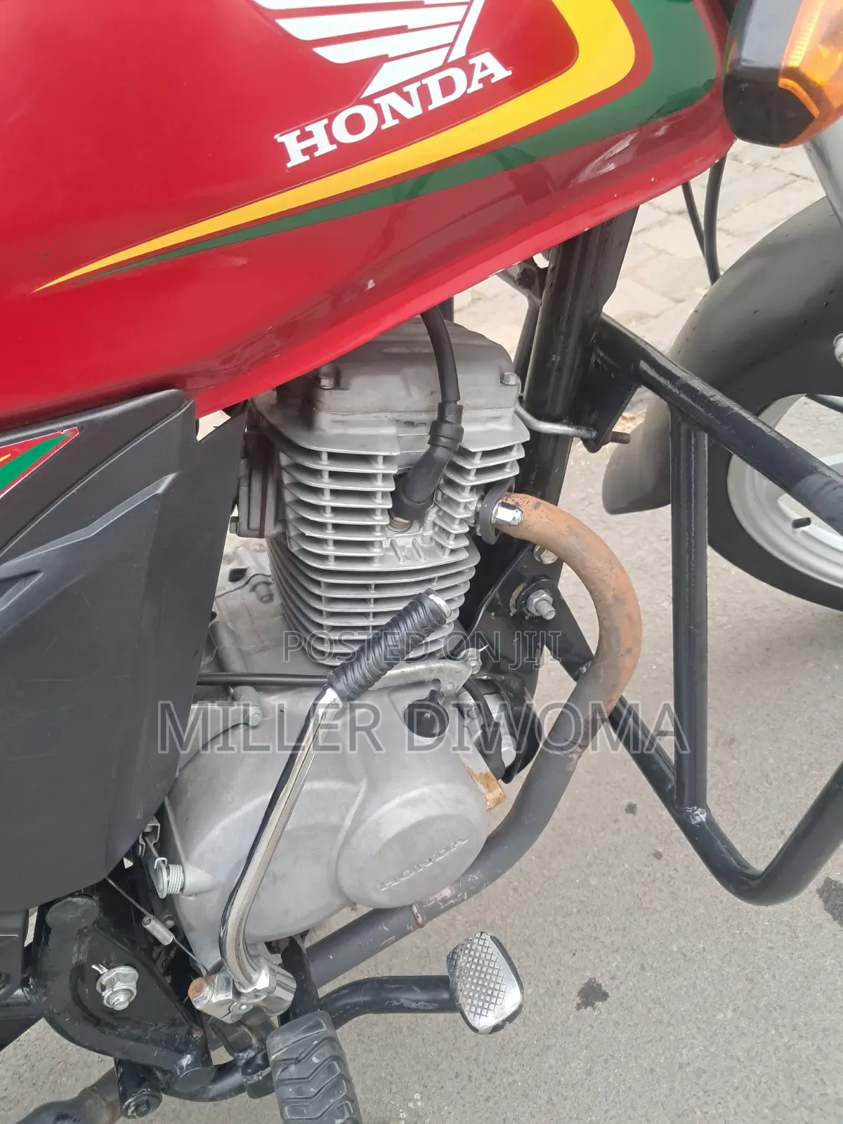 Honda CB 2025 Red