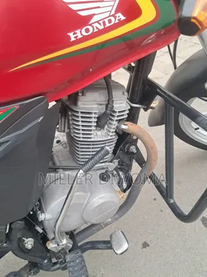 Honda CB 2025 Red