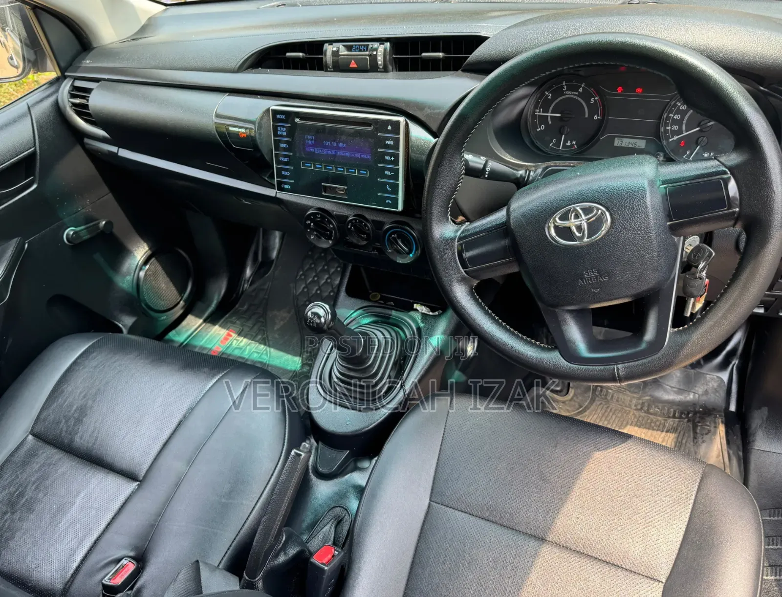 Toyota Hilux 2017 Gray