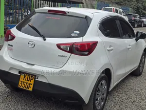 Mazda Demio 2016 Pearl