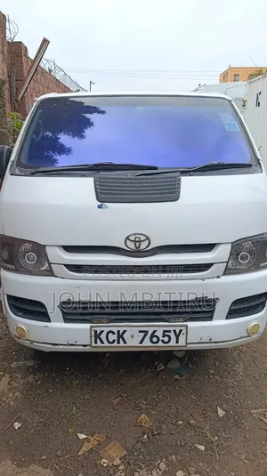 Nissan 100 2015 White
