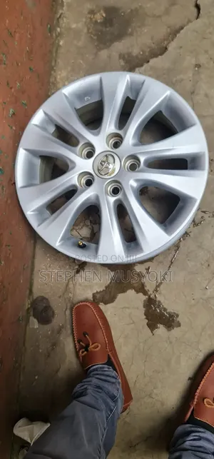 Toyota Noah,voxy,auris, Isis,size 16inch Rims