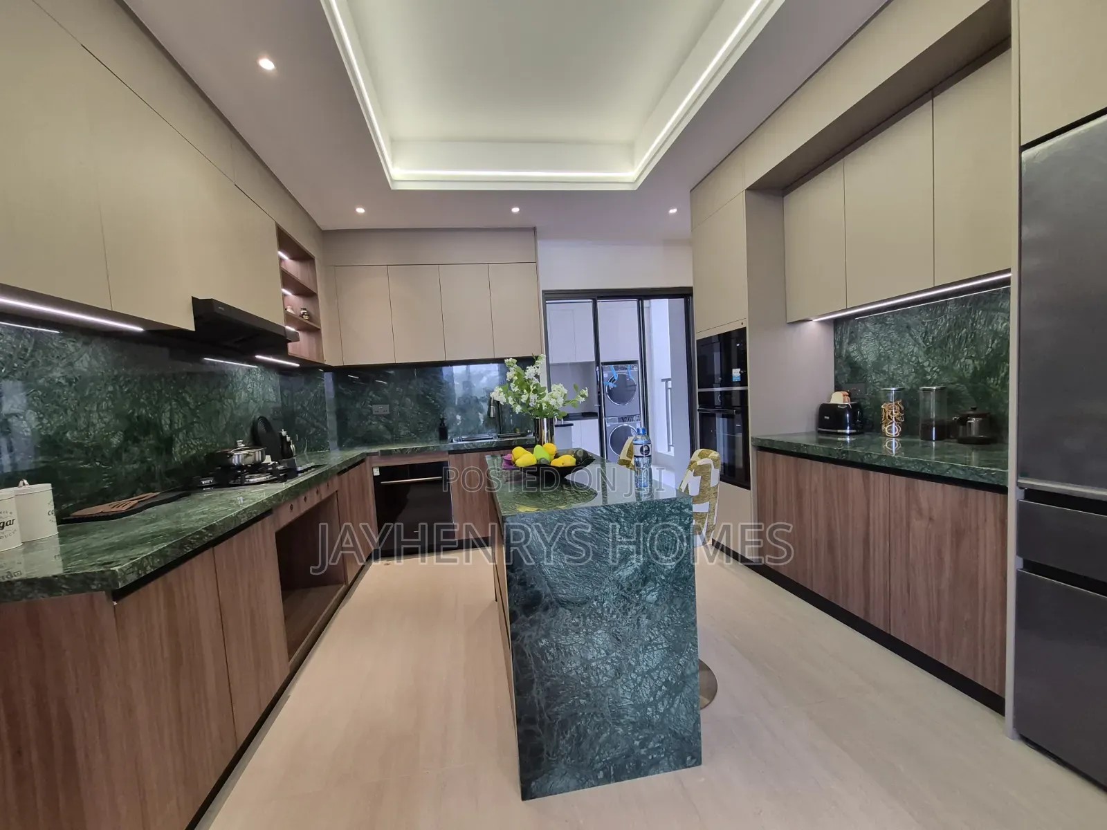 5bdrm Apartment in Spring Valley for sale