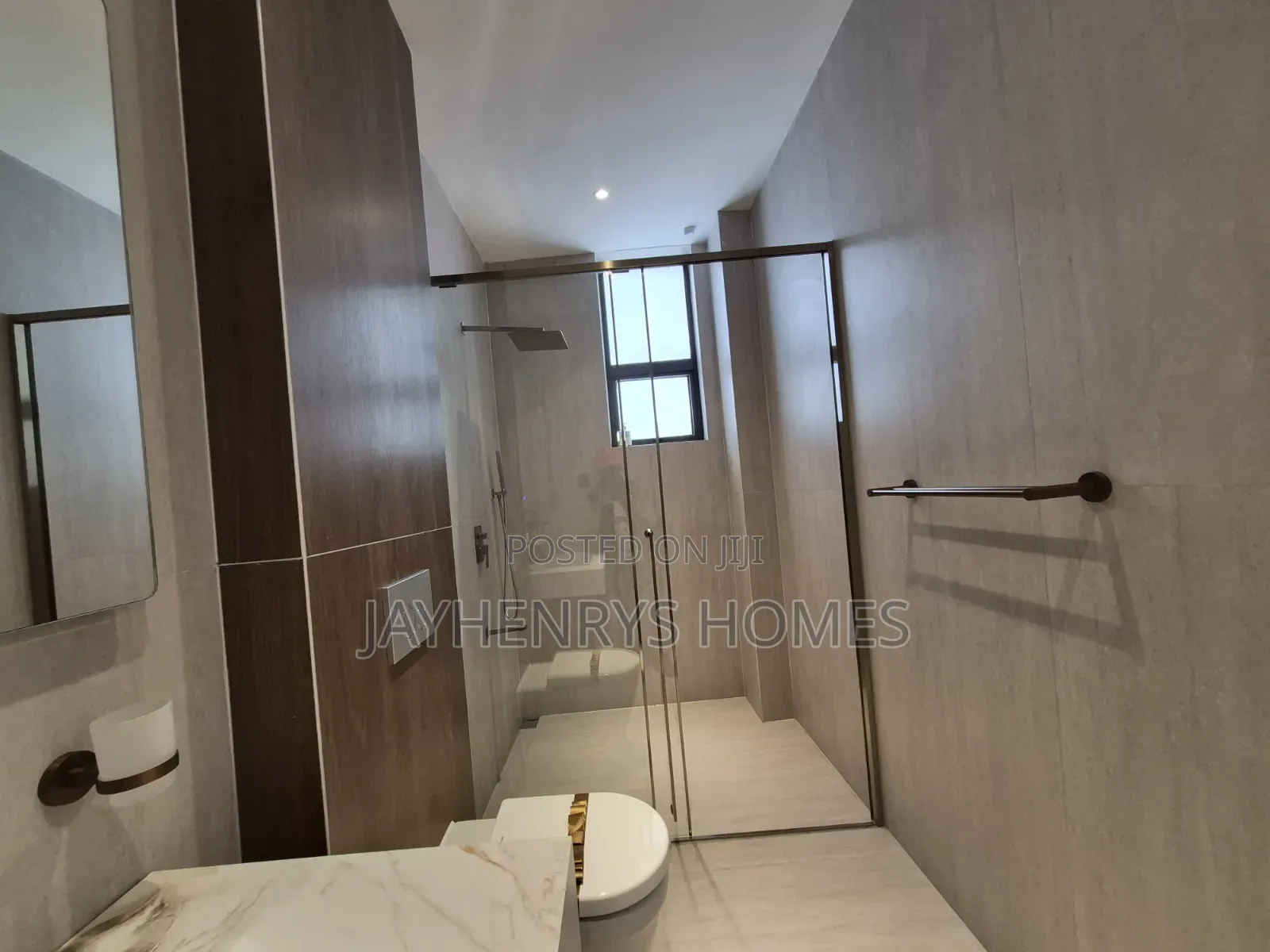 5bdrm Apartment in Spring Valley for sale