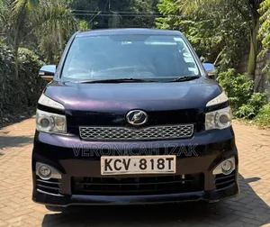 Toyota Voxy 2013 Burgundy