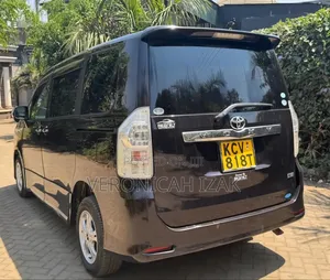 Toyota Voxy 2013 Burgundy