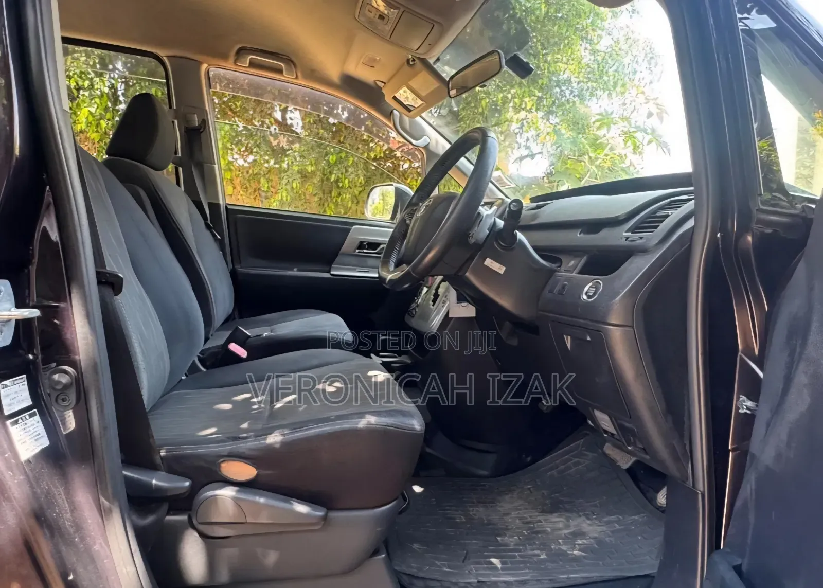 Toyota Voxy 2013 Burgundy