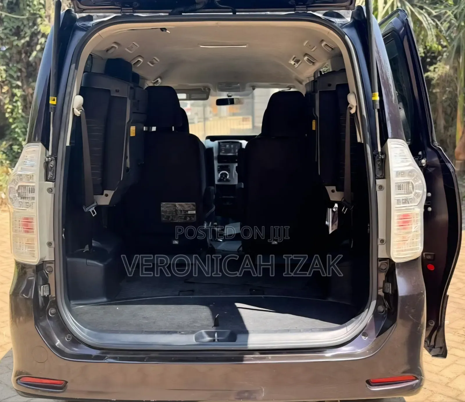 Toyota Voxy 2013 Burgundy