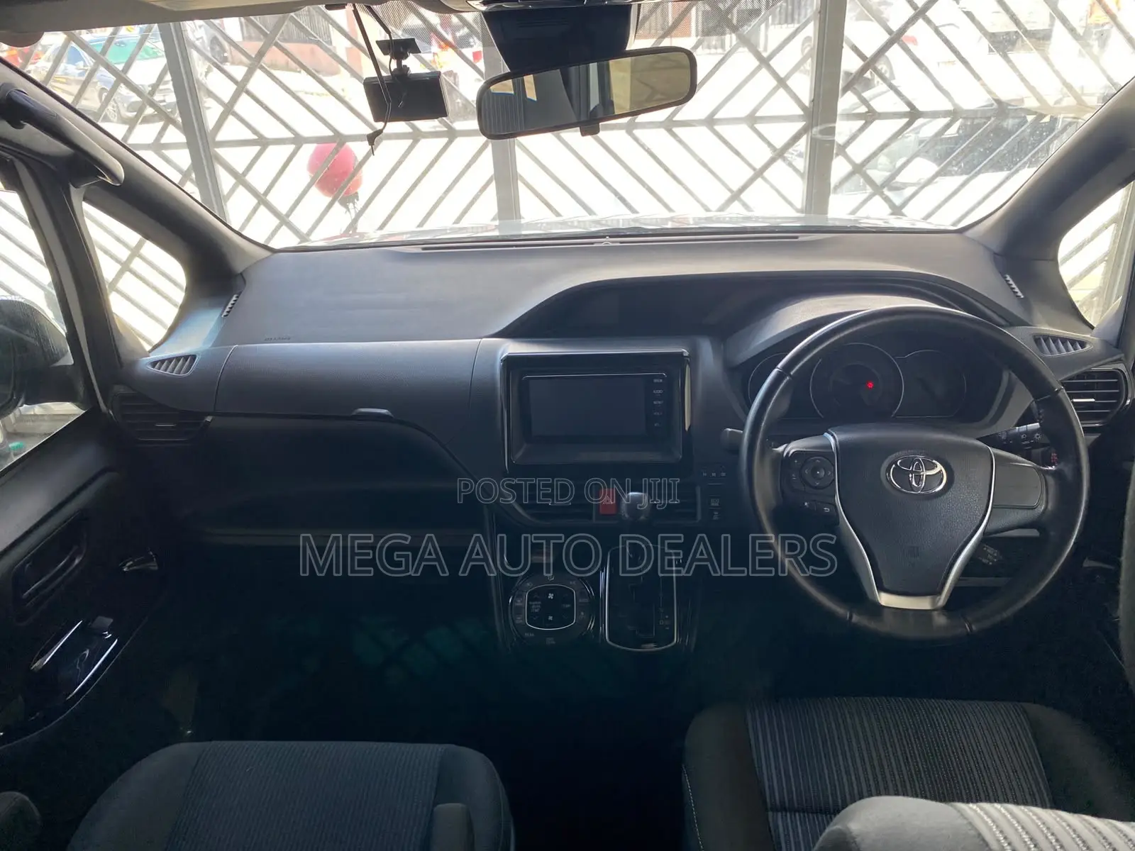 Toyota Noah 2019 White