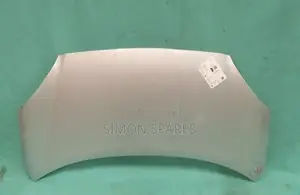 Bonnet Nissan March 2017