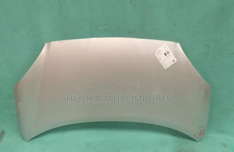 Bonnet Nissan March 2017