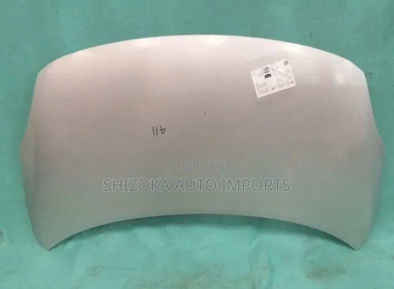 Bonnet Nissan Latio N17 2013