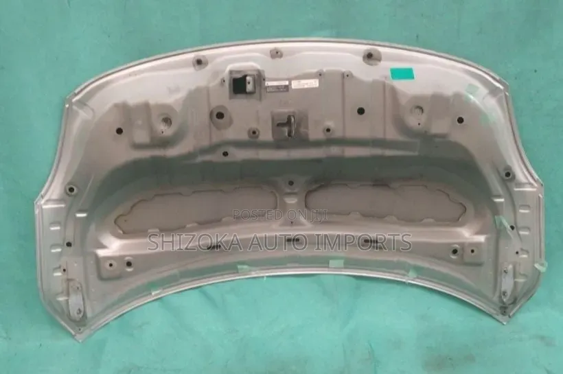 Bonnet Nissan Latio N17 2013