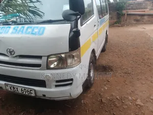 Toyota HiAce 2013 White