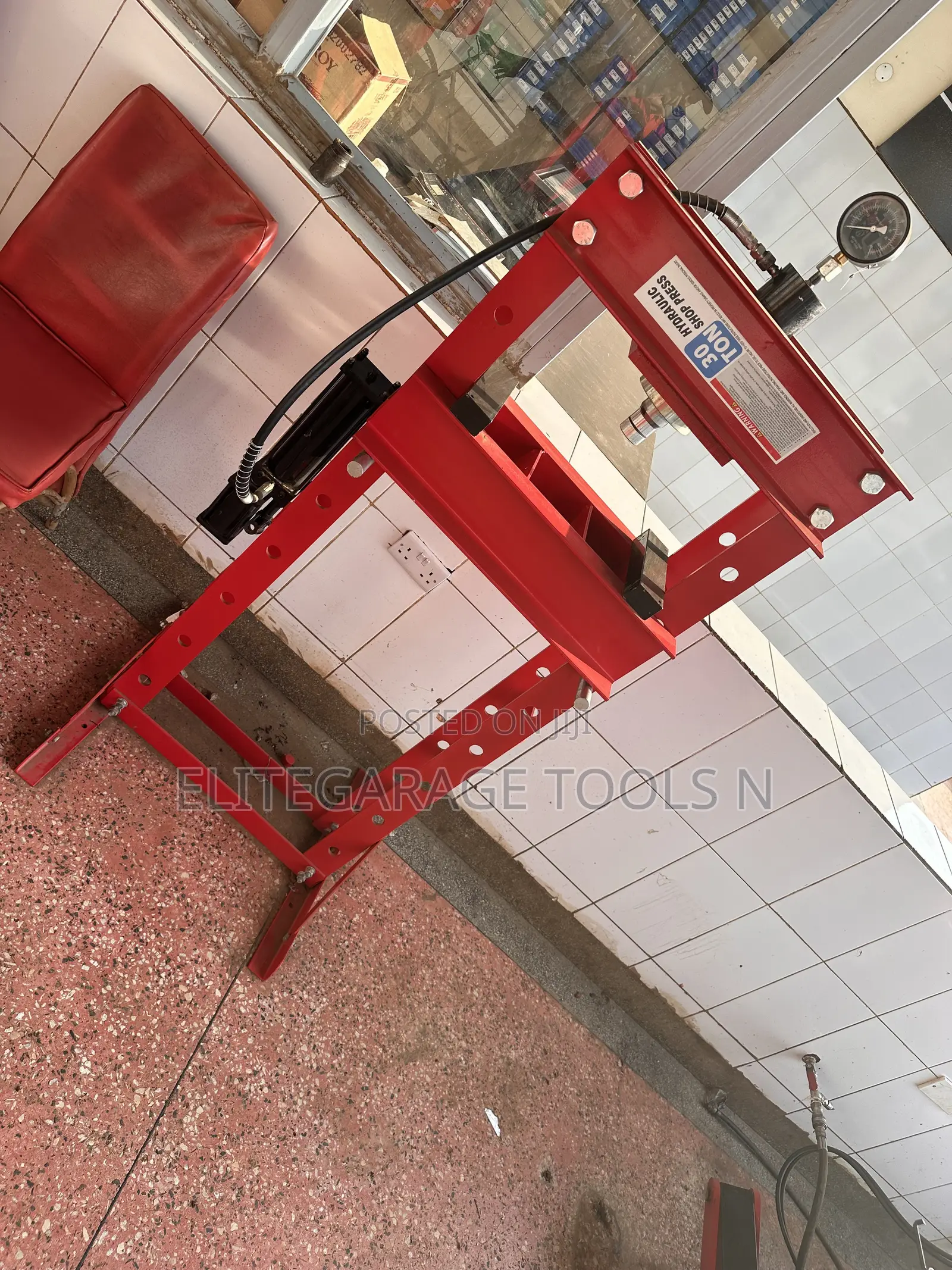 Heavy Duty Commercial New Advanced Pneumatic 30tonne Pressing Machine