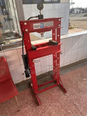 New Advanced Sunshine Italy Pneumatic 30tonne Press Machine