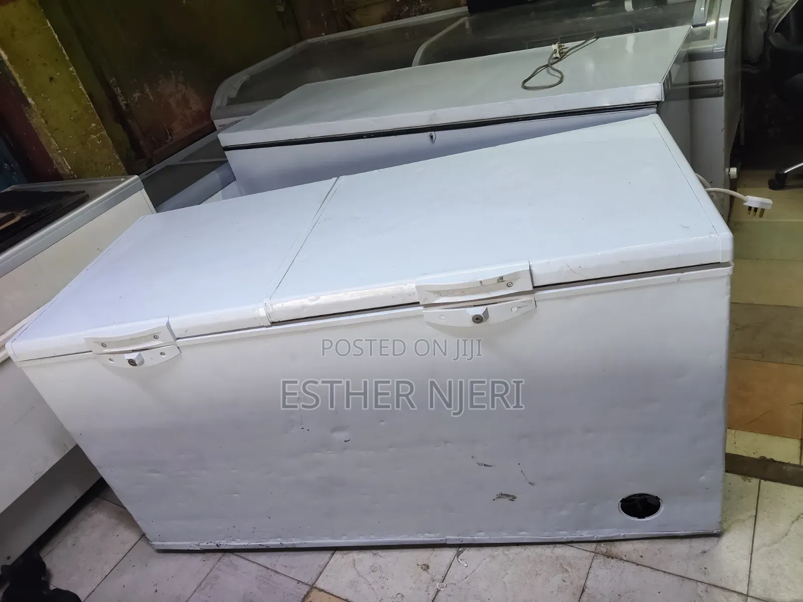 600litres Super Clean White Deep Freezer (Original)