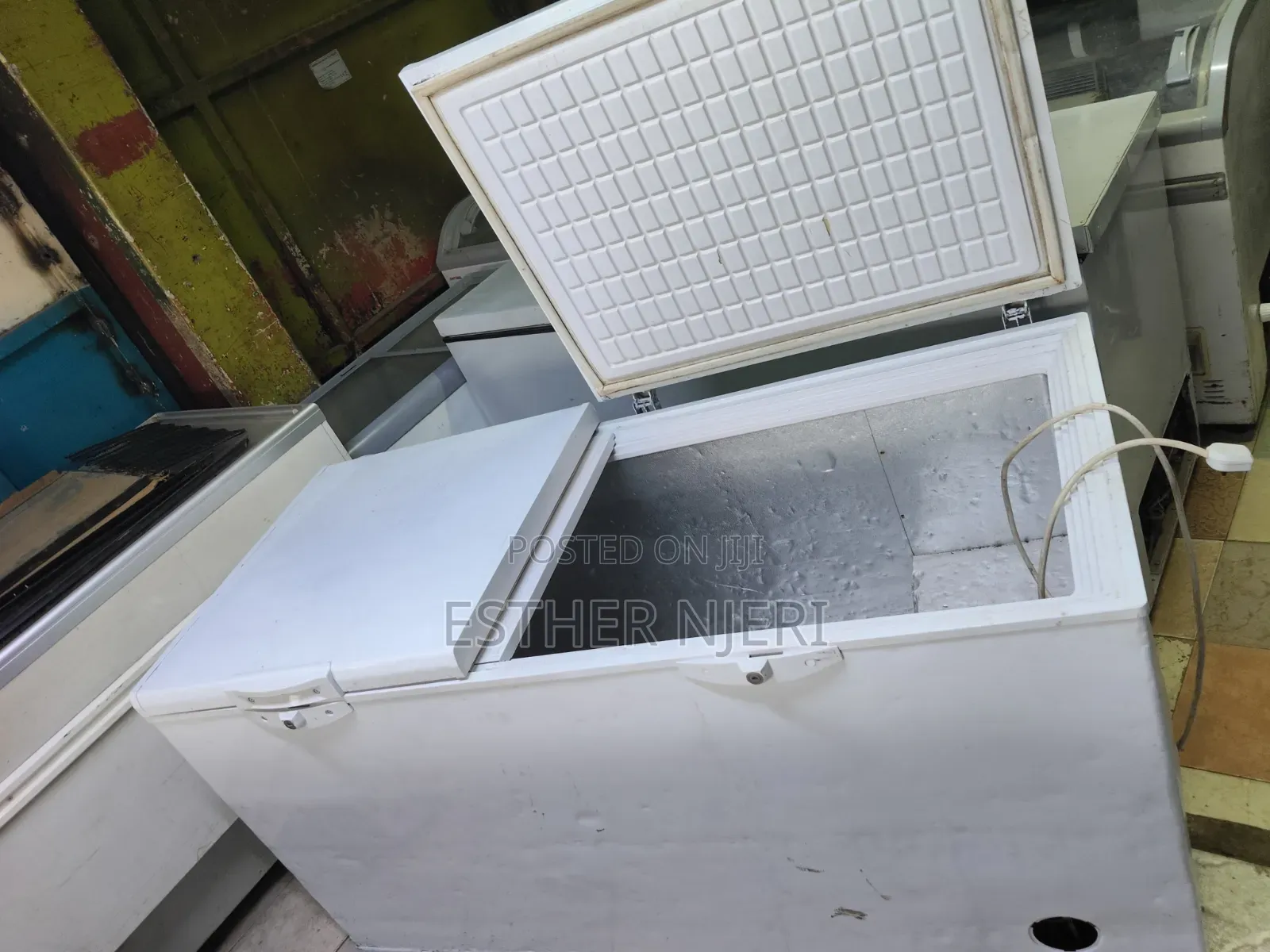600litres Super Clean White Deep Freezer (Original)