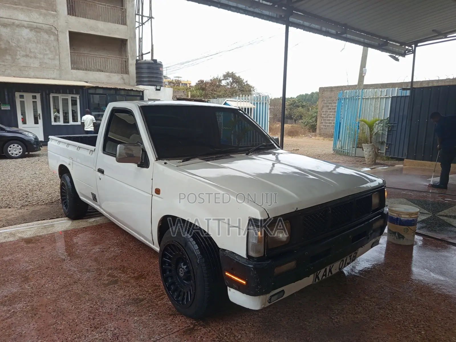 Nissan Pick-Up 1998 White