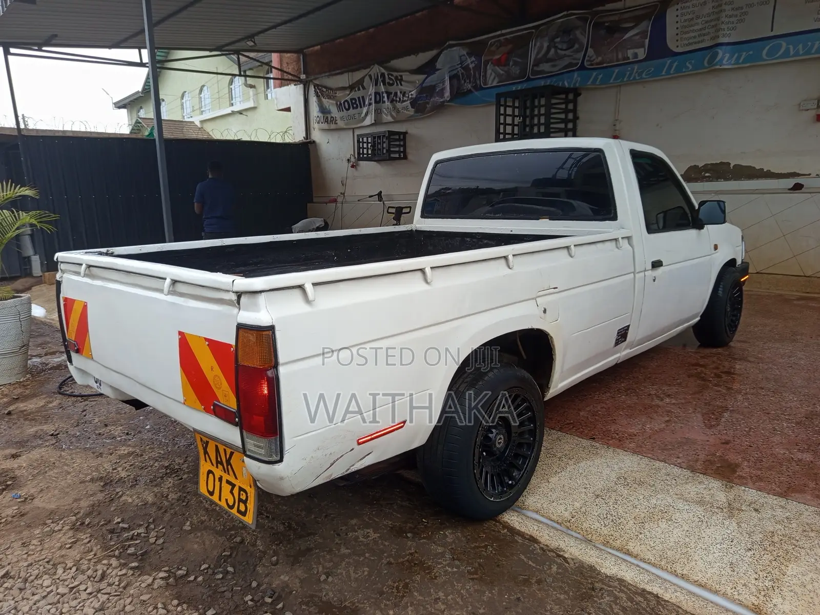 Nissan Pick-Up 1998 White