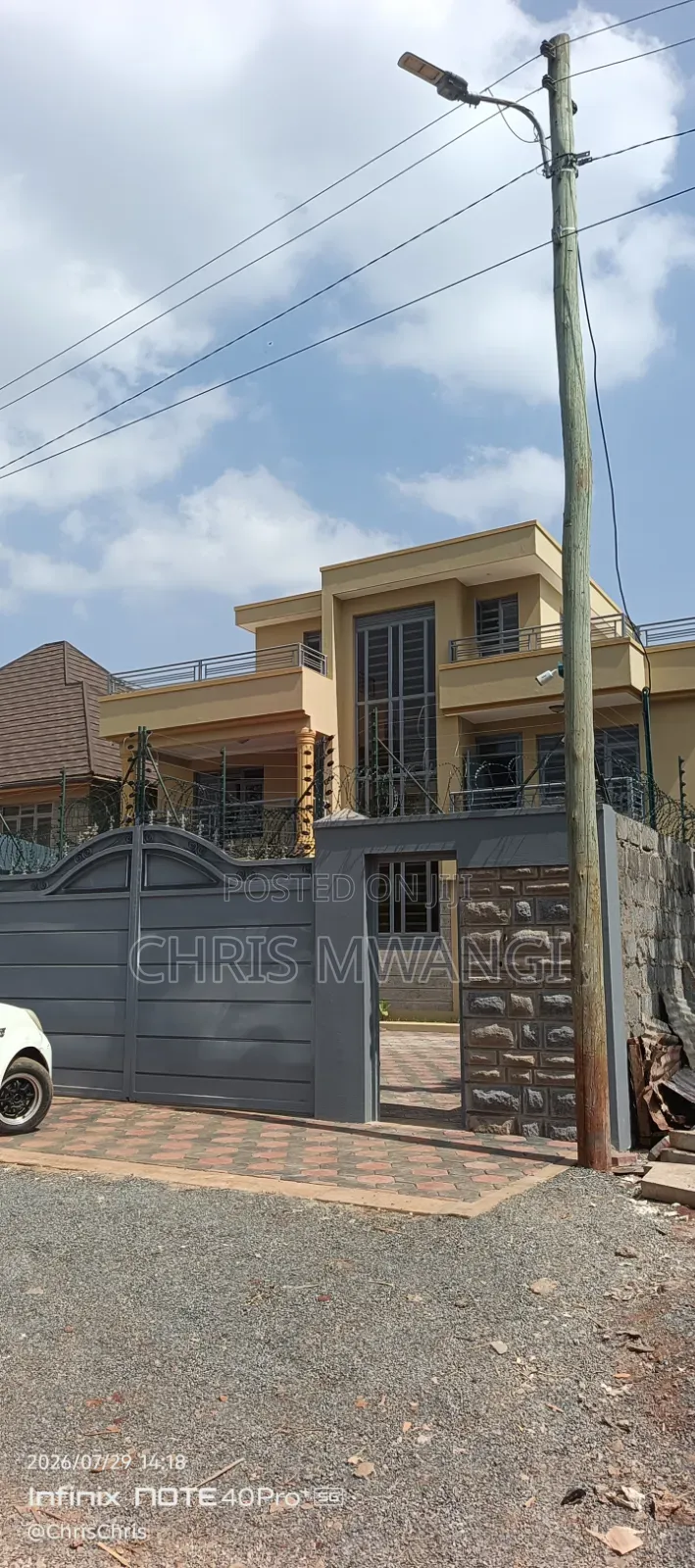 4bdrm Mansion in Croton Estate, Kenyatta Road / Theta for sale