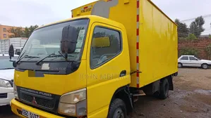 Mistubishi Canter 2013 Yellow