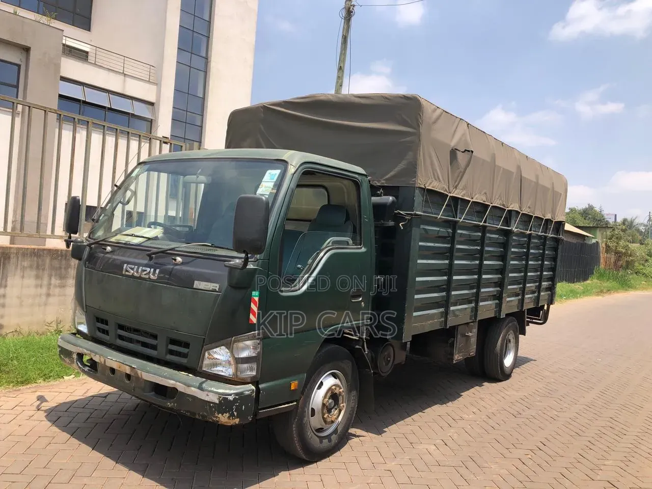 Isuzu NPR Local 2019 Green