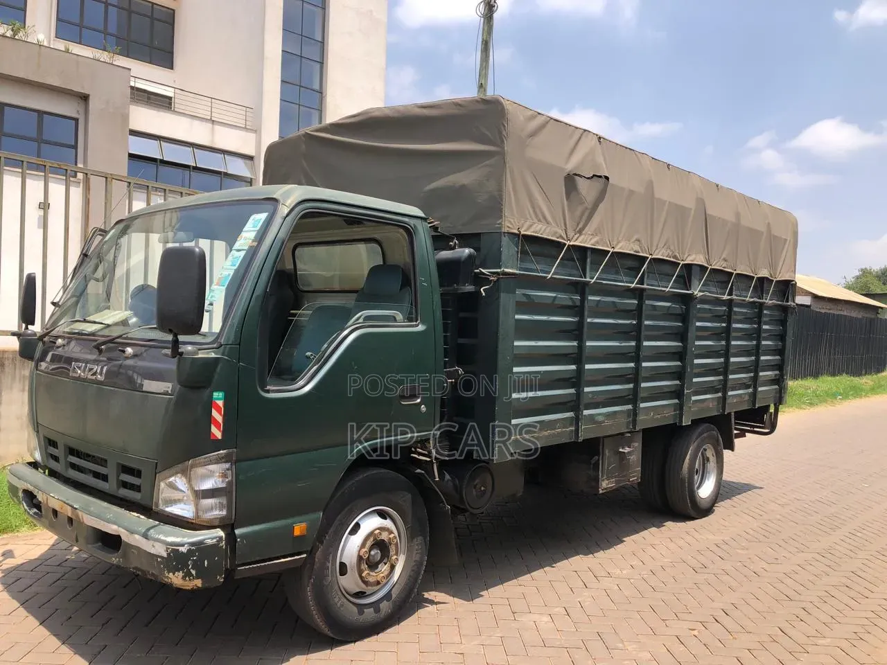 Isuzu NPR Local 2019 Green