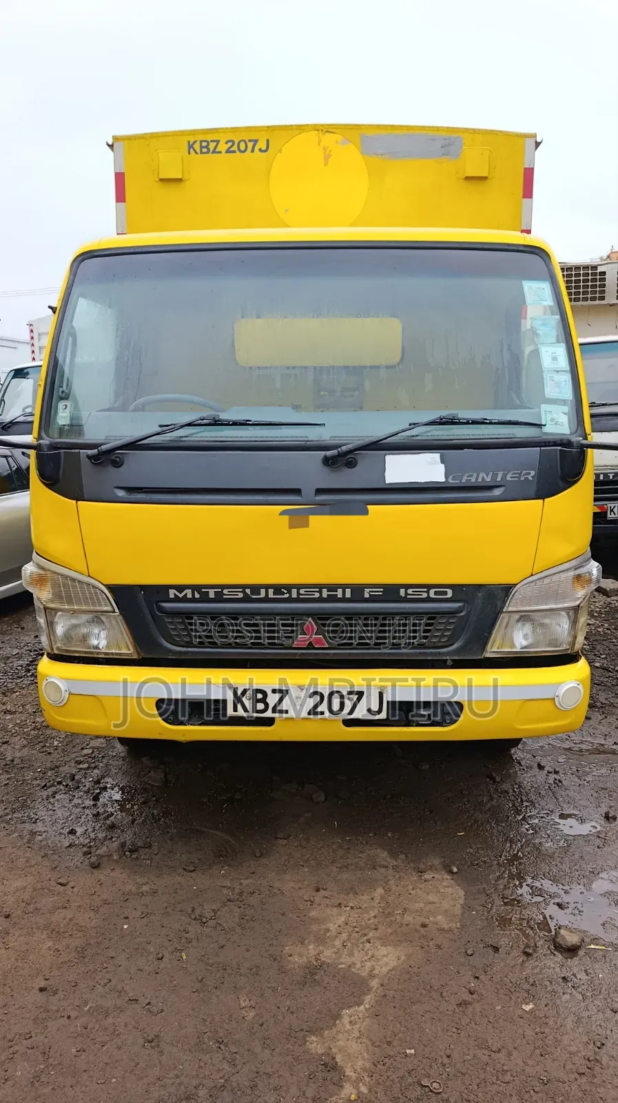 Mistubishi Canter 2013 Yellow